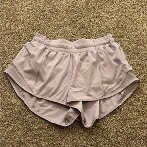 Lululemon Hotty Hot Short 2.5
